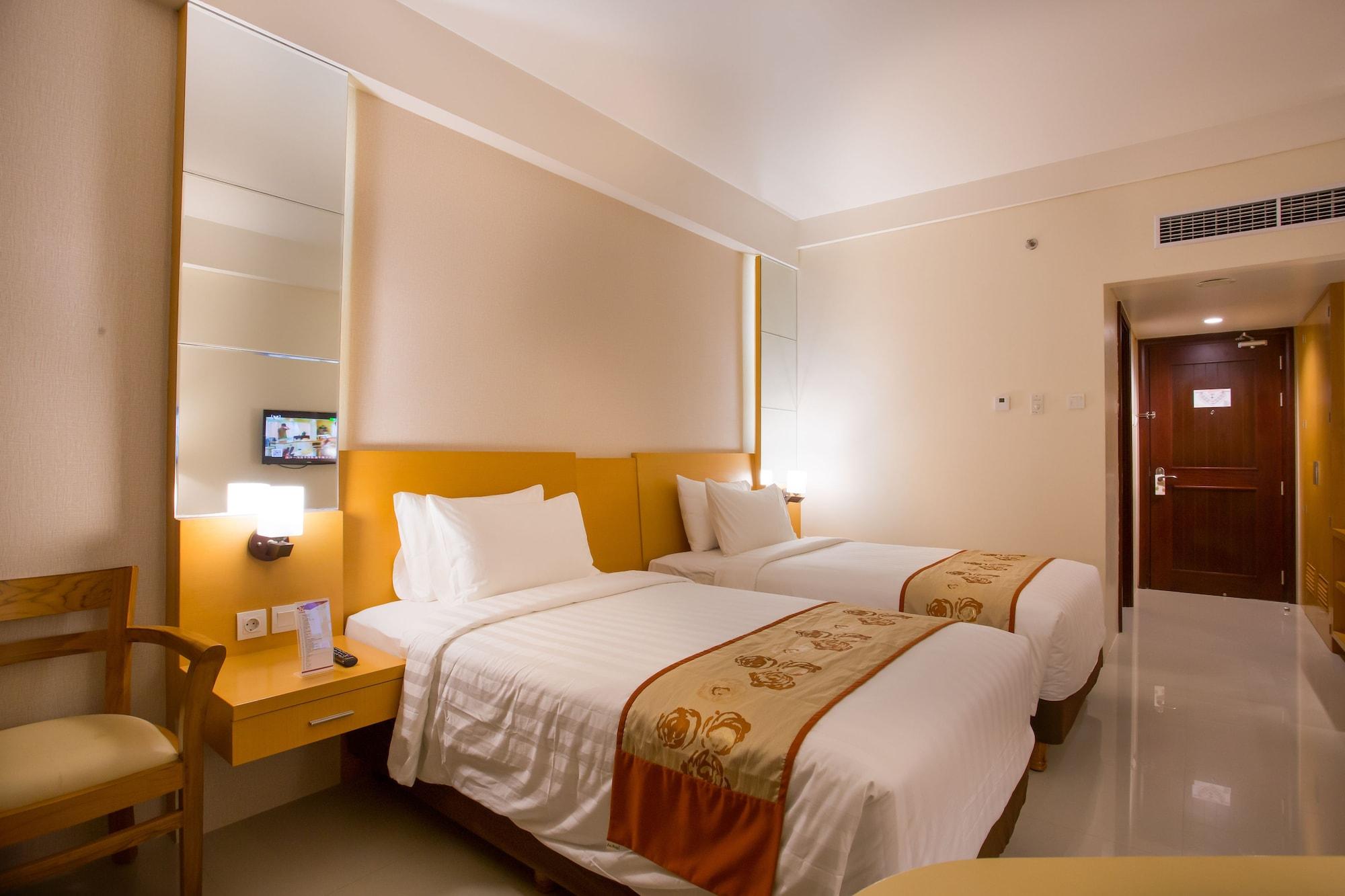 מטאראם Golden Palace Hotel Lombok מראה חיצוני תמונה