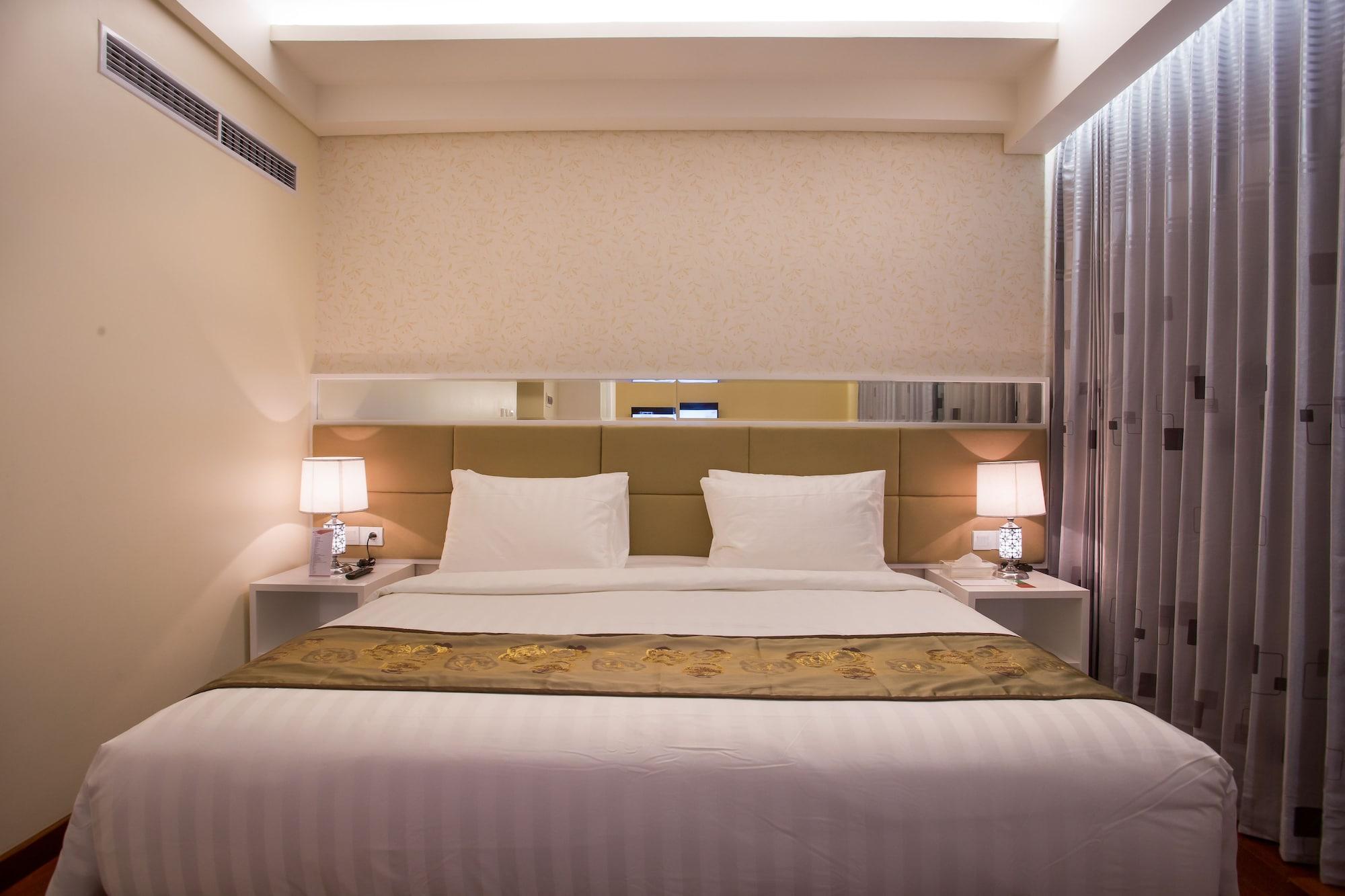 מטאראם Golden Palace Hotel Lombok מראה חיצוני תמונה