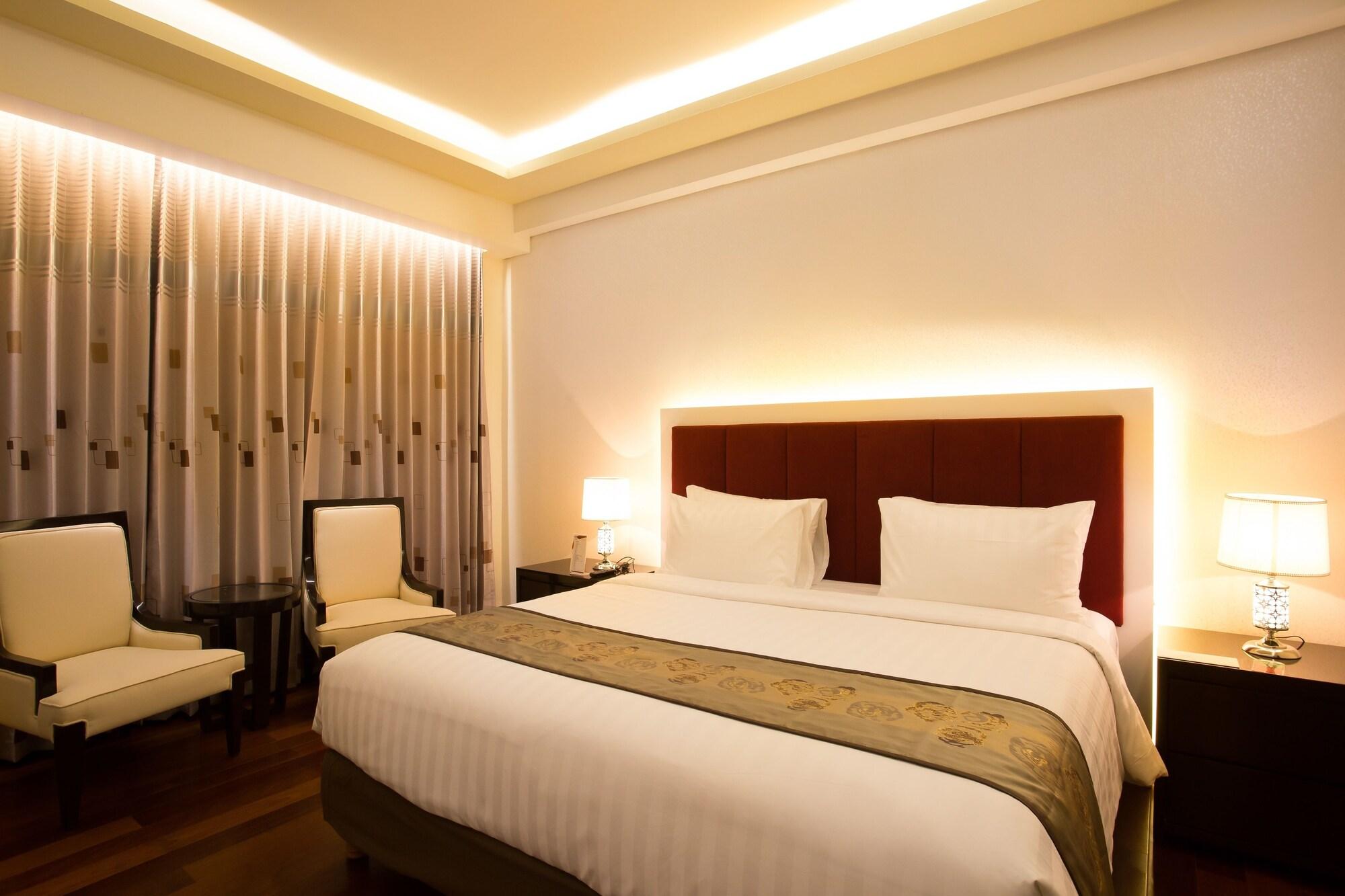 מטאראם Golden Palace Hotel Lombok מראה חיצוני תמונה