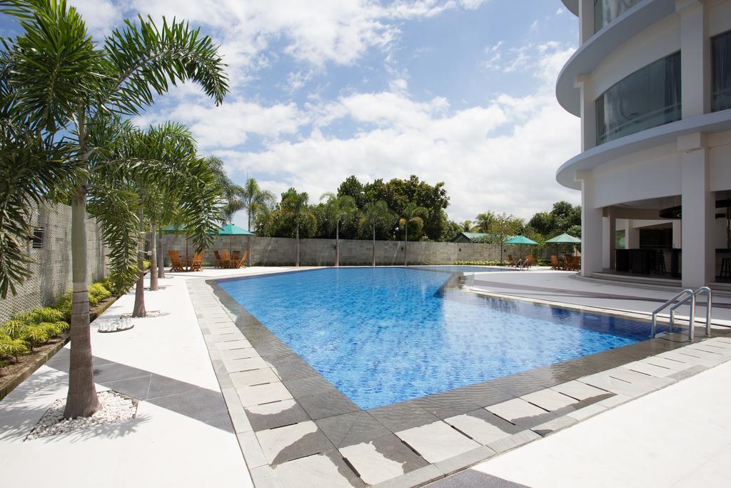מטאראם Golden Palace Hotel Lombok מראה חיצוני תמונה