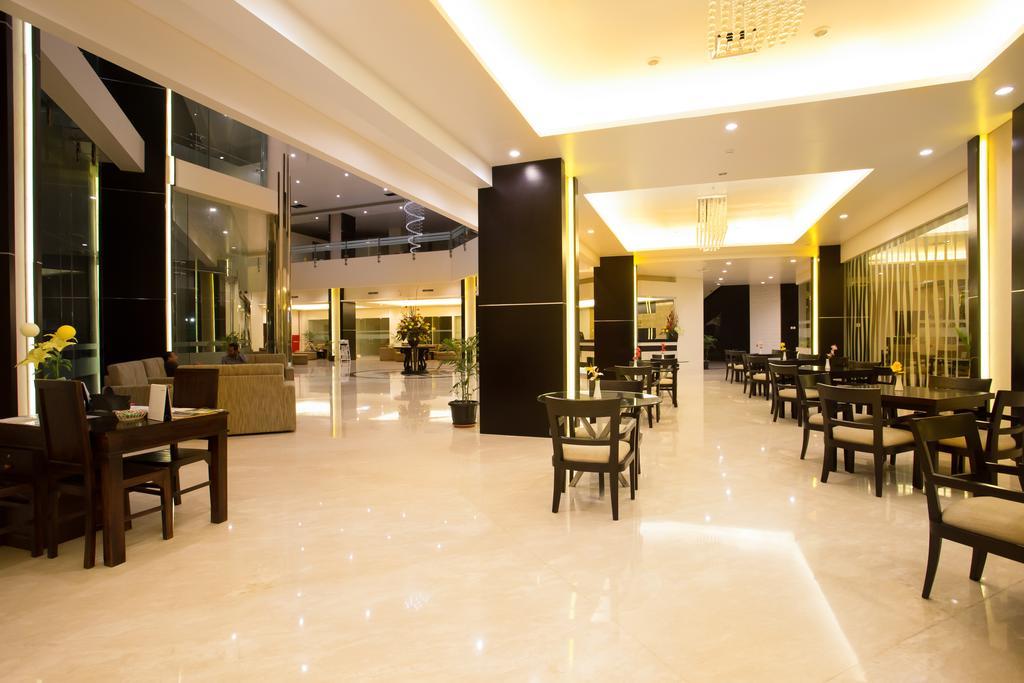 מטאראם Golden Palace Hotel Lombok מראה חיצוני תמונה