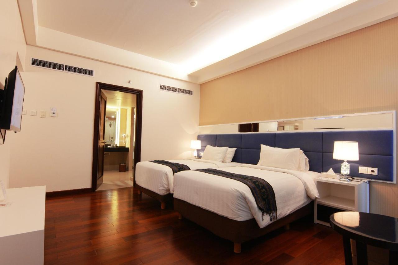 מטאראם Golden Palace Hotel Lombok מראה חיצוני תמונה